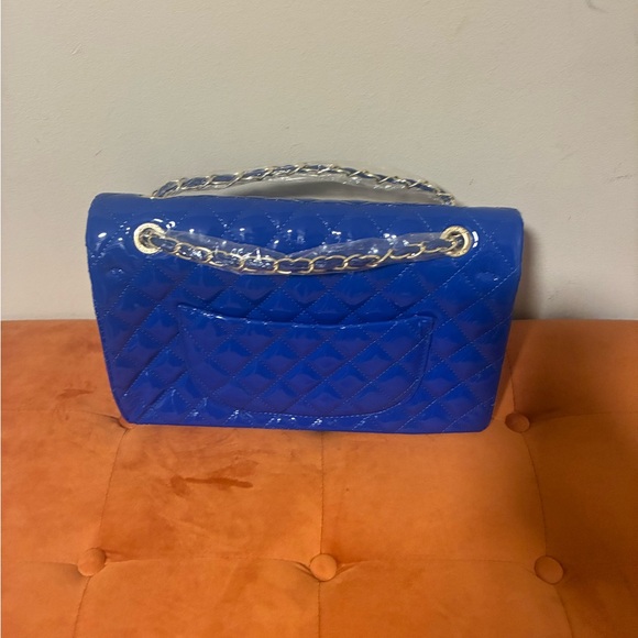 CHANEL Electric Blue Patent Quilted Shoulder Bag - Picture 2 of 6